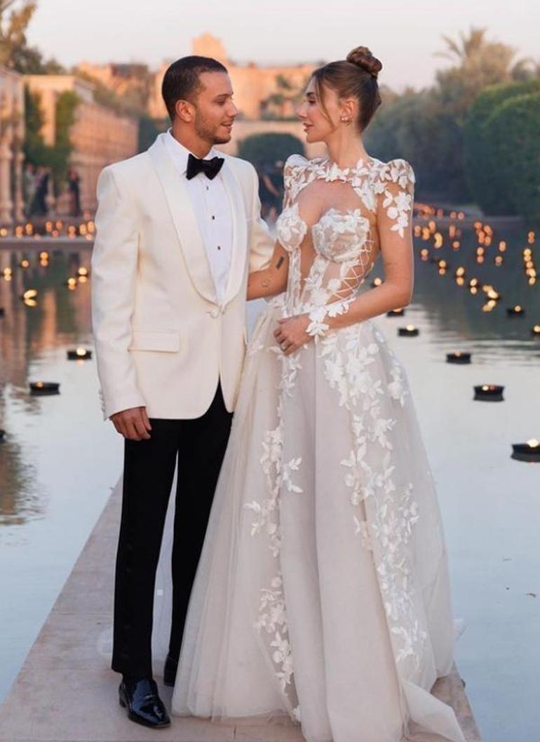 Renkli Elbiseyle Kızı Melisa ile Paylaşımlar