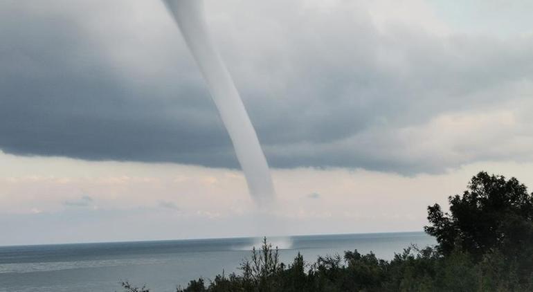 Denizde Oluşan Hortum Anı
