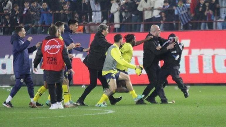 Dünya Tiyatro Günü Kutlamaları ve Nejat İşler'in Tiyatro ve Futbol Tutkusu