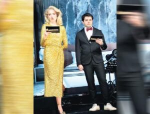 Ece Esmersoy ve Mert Demirci: Renkli Sunum