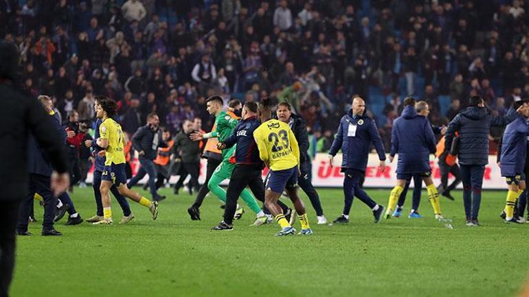 Fenerbahçe-Trabzonspor Maçında Soyunma Odasında Neler Yaşandı?