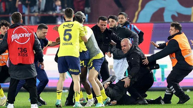 Futbol Maçında Sahaya İniş ve Olaylar