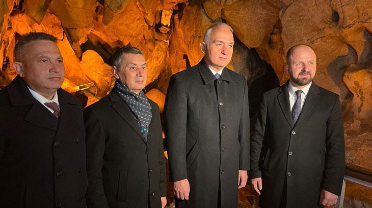 Kültür ve Turizm Bakanı Mehmet Nuri Ersoy, Gölbaşı Belediye Başkanı Ramazan Şimşek ile Tulumtaş Mağarası’nı Ziyaret Etti