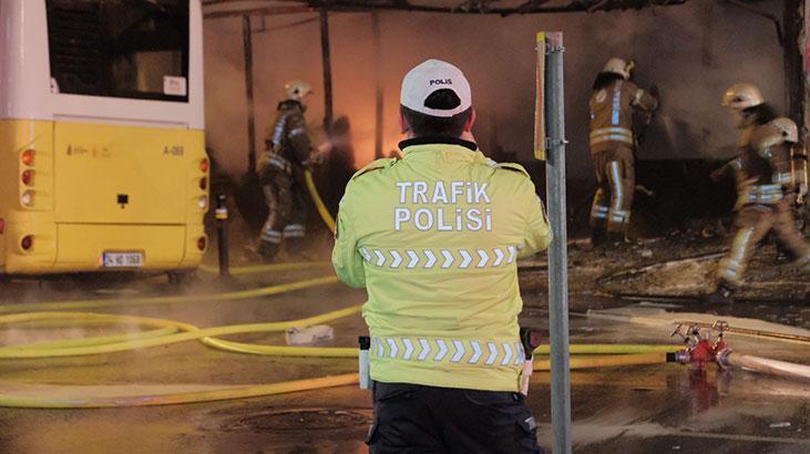 Mahallede Yangın Paniğe Yol Açtı, Otomobil Kaza Yaptı