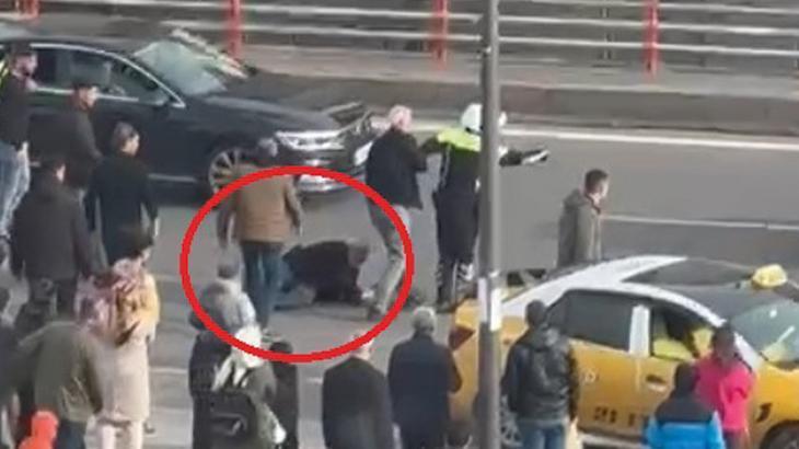 Otomobil Sürücüsü Trafik Polislerine Arabasıyla Saldırdı