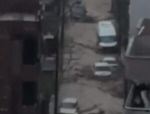 Şiddetli Yağmur ve Dolu İlçeyi Vurdu
