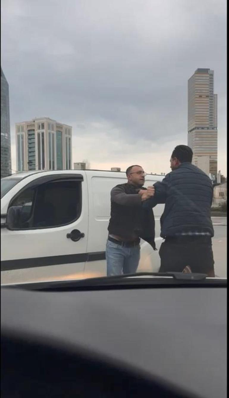 Trafik Kavgası İstanbul'da Büyüdü