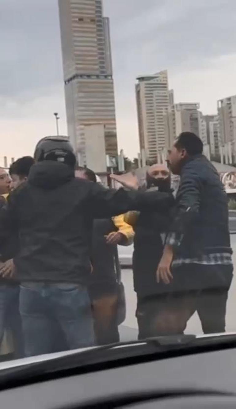 Trafik Kavgası İstanbul'da Büyüdü