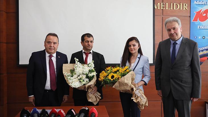 Antalya Milletvekilleri ile Fotoğraf Çektirdi