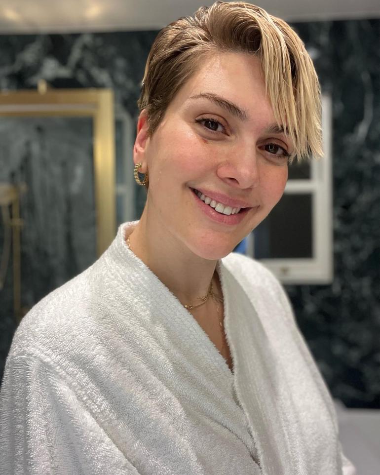 Bergüzar Korel: Hayatı ve Takıntıları