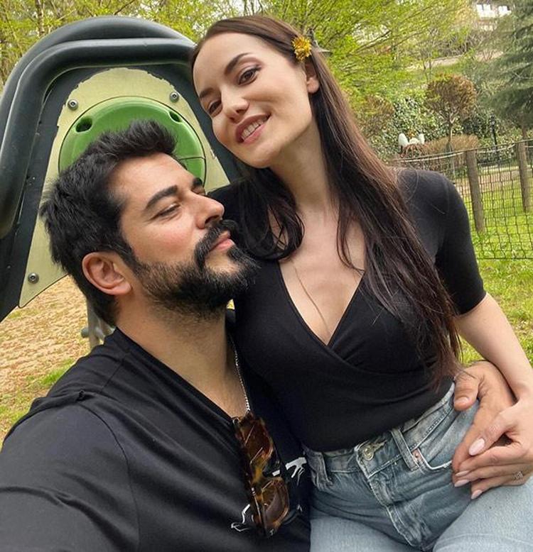Burak Özçivit ve Fahriye Evcen: Popüler Çiftin Tatil Keyfi