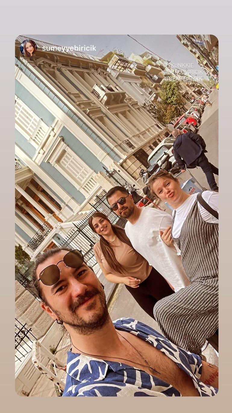 Minik Kızlarıyla İlk Deniz Keyfi