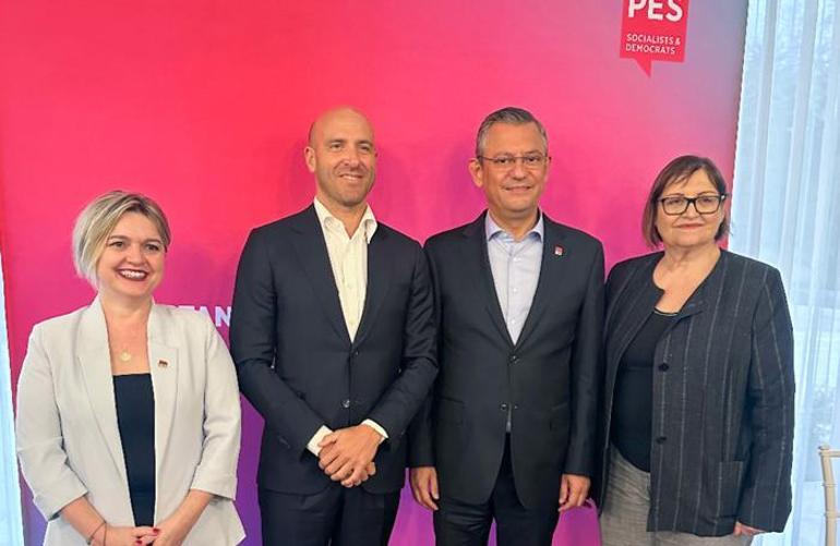 CHP Genel Başkanı Özgür Özel, Romanya'da PES Liderler Zirvesi'ne Katıldı