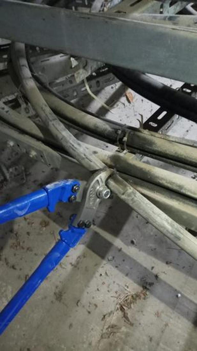 Hırsızlar Hastanenin Elektrik Kablolarını Çalarak 52 Hastayı Mağdur Etti