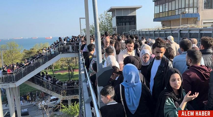 Avcılar'daki İBB Sosyal Tesisleri Durağında Metrobüs Üst Geçidinde Yoğunluk Oluştu