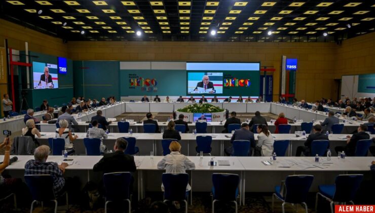 Moskova’da düzenlenen BRICS Medya Zirvesi sona erdi